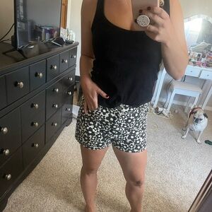 Black and white floral denim shorts size 27